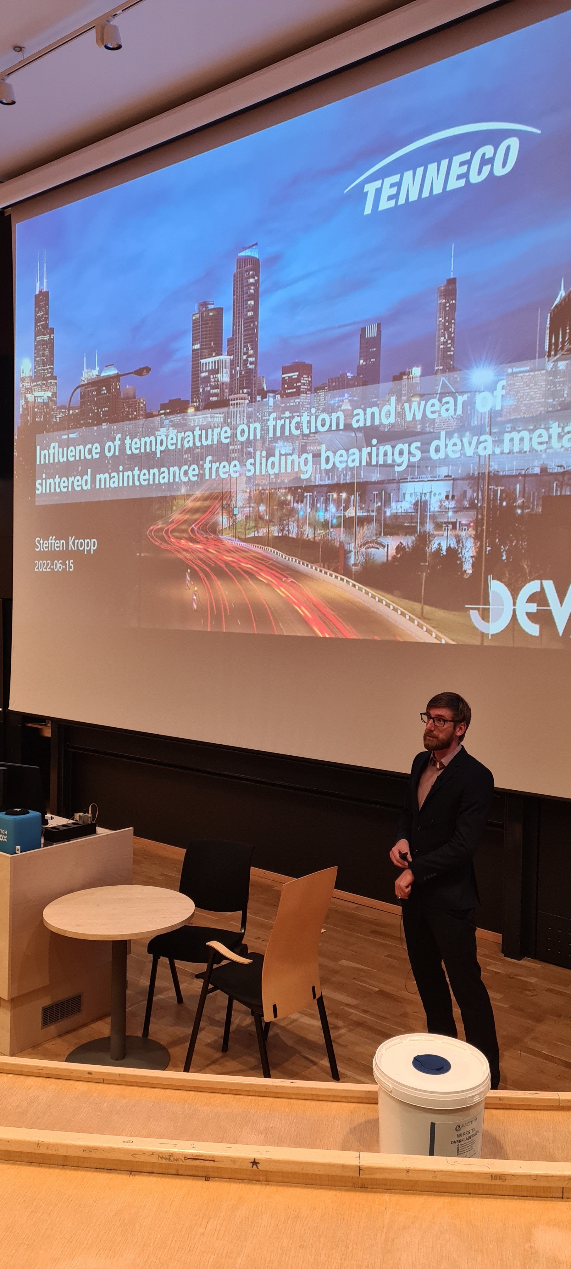 Steffen Kropp giving a presentation